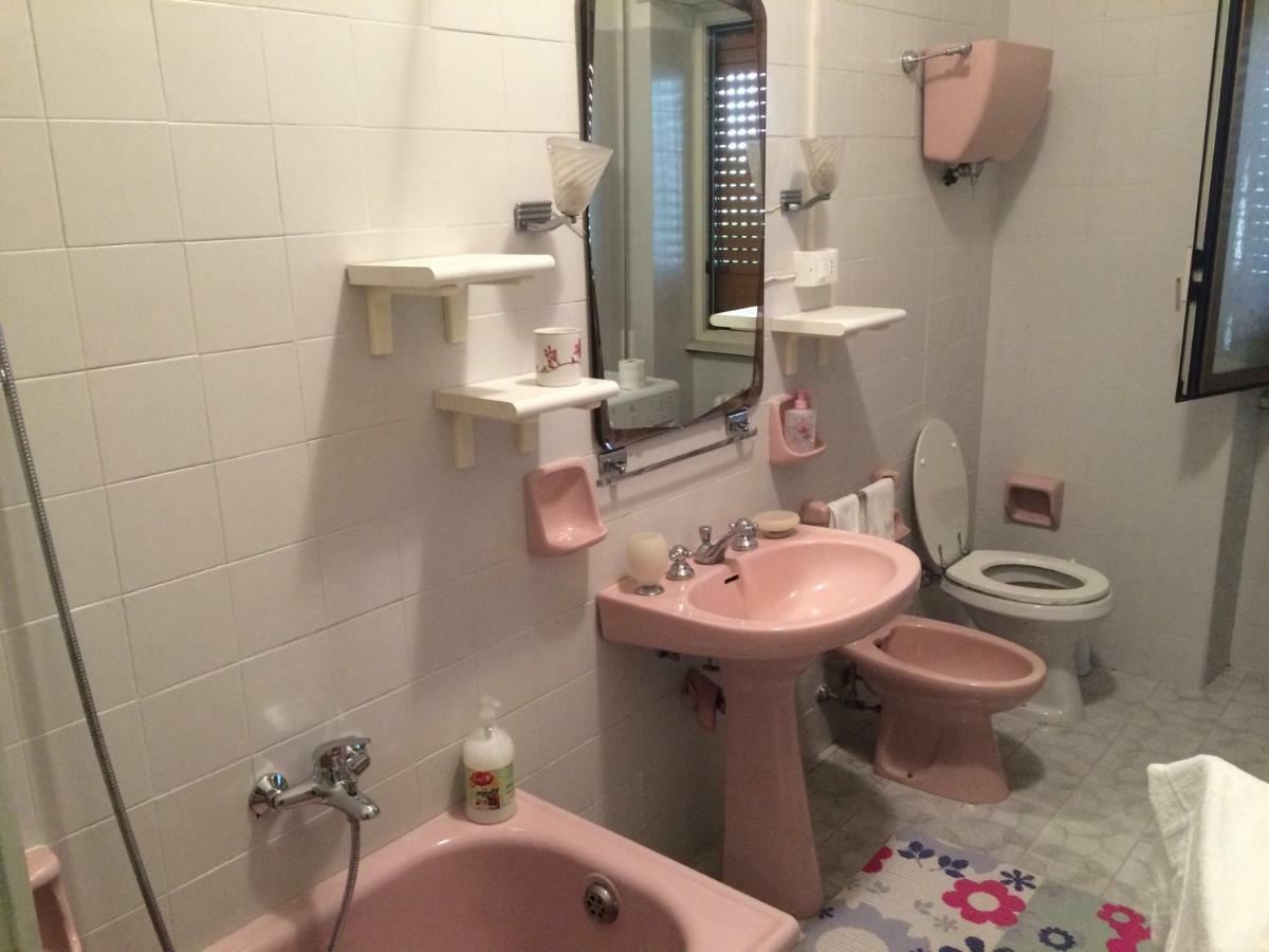 Roma Manuela'S Cozy Guest House Trastevere Ngoại thất bức ảnh